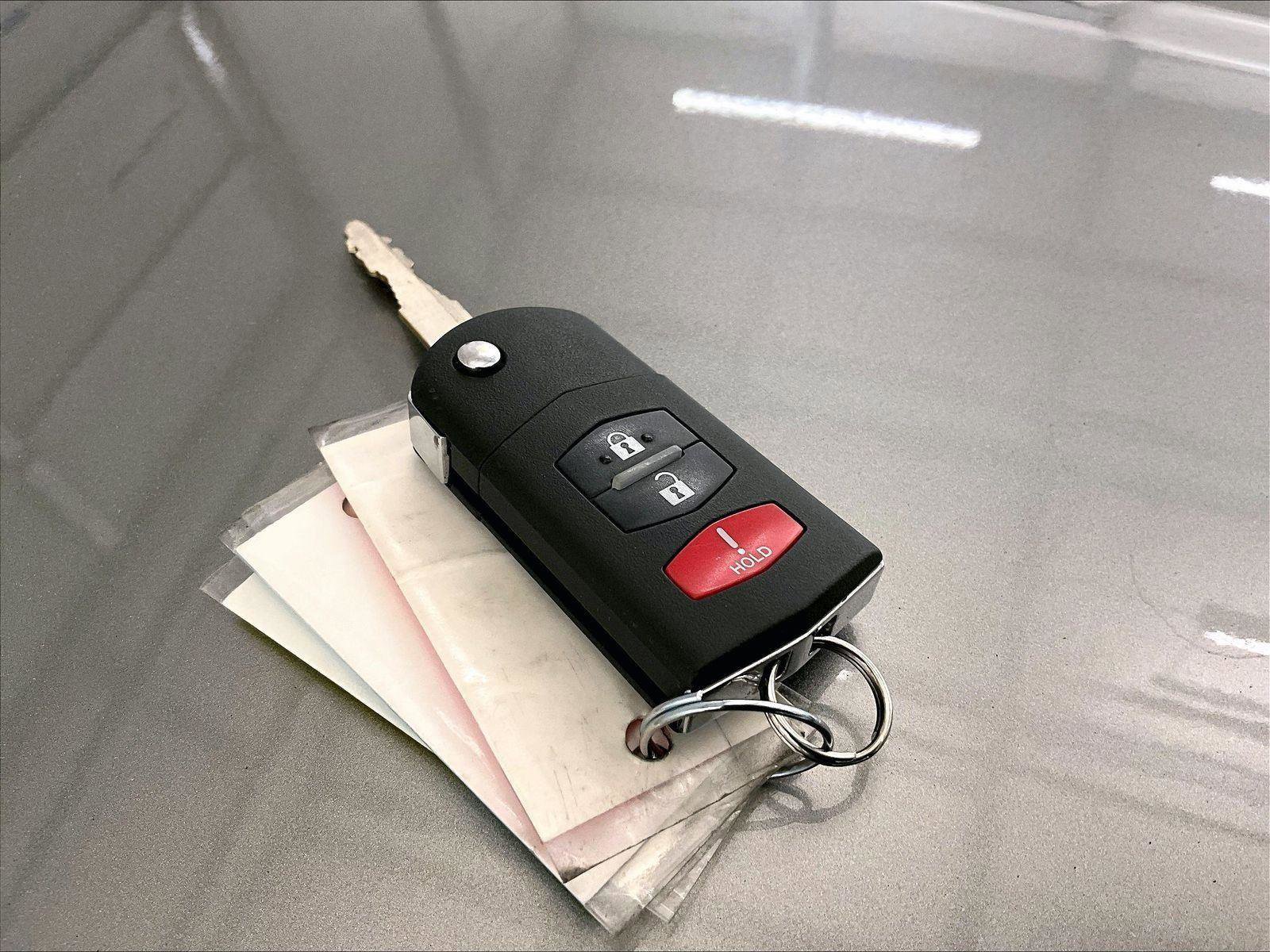 Used 2010 MAZDA MX-5 Miata Touring RWD image 9