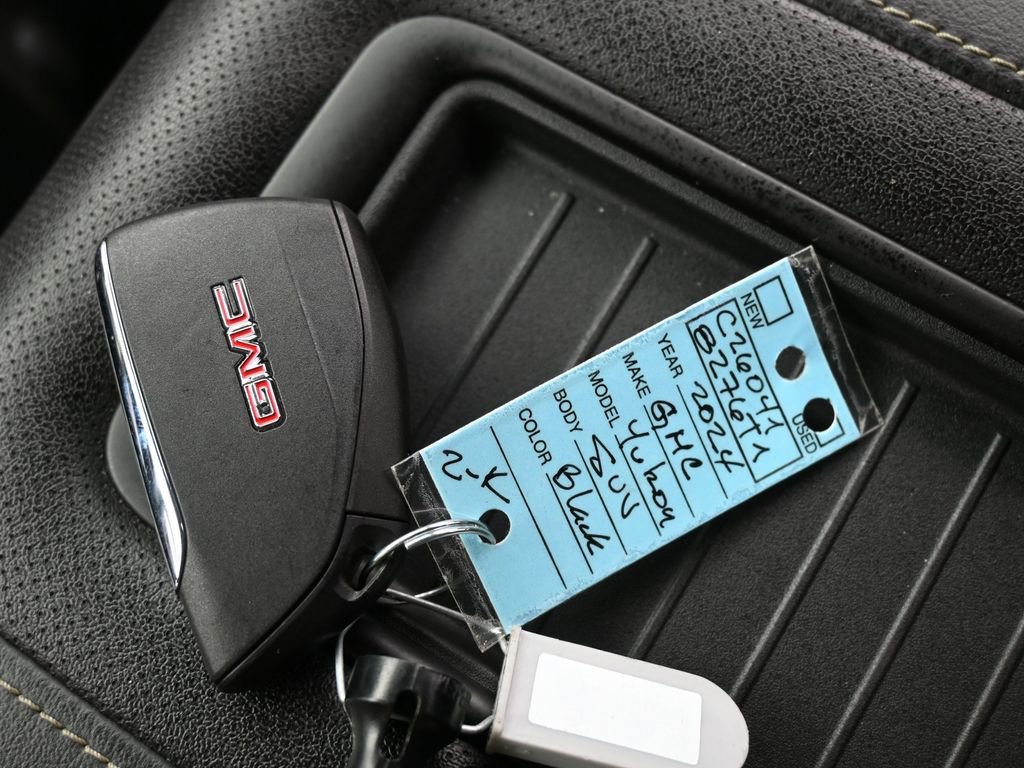 Used 2024 GMC Yukon SLT w/ SLT Luxury Package image 35