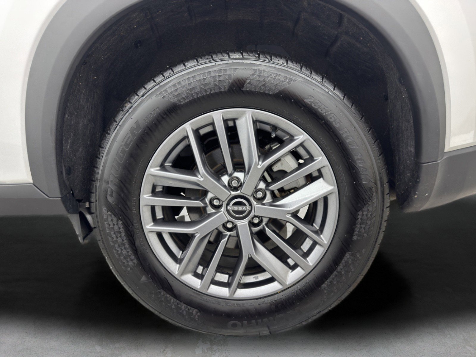 Used 2024 Nissan Rogue S AWD/4WD image 12