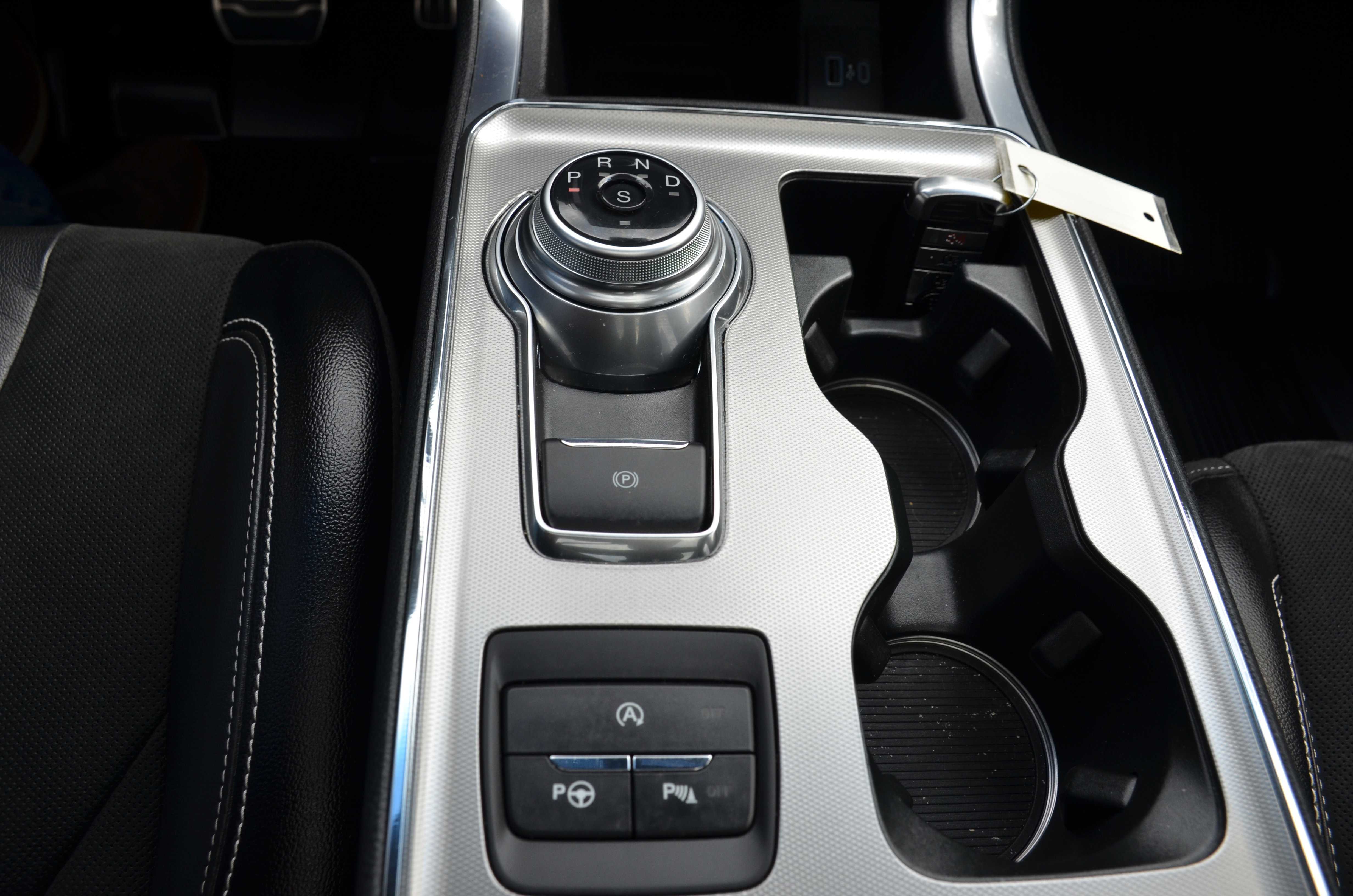 Used 2022 Ford Edge ST w/ Equipment Group 401A image 14