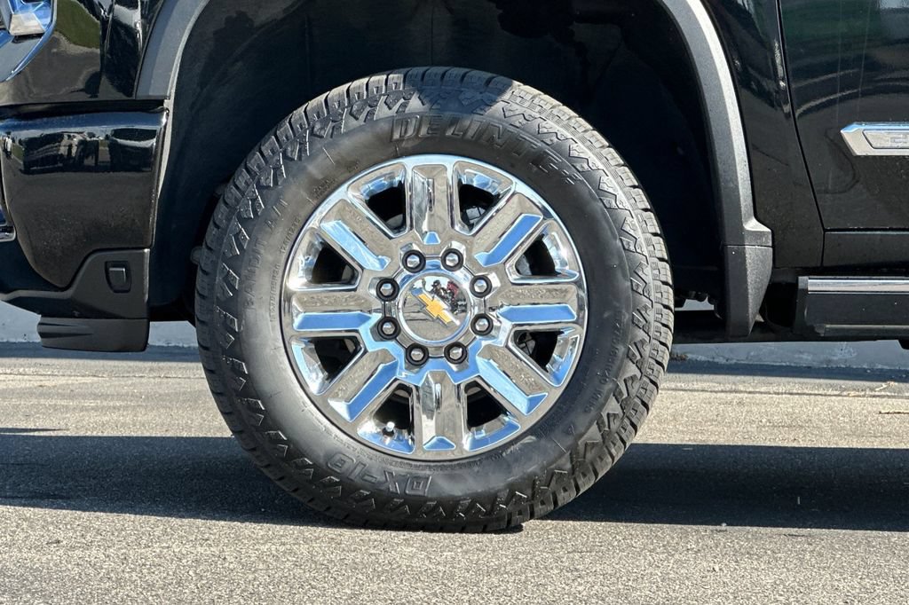Used 2024 Chevrolet Silverado 2500 High Country w/ High Country Premium Package AWD/4WD image 25