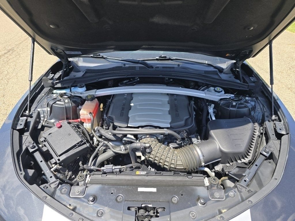 Used 2018 Chevrolet Camaro SS RWD image 17