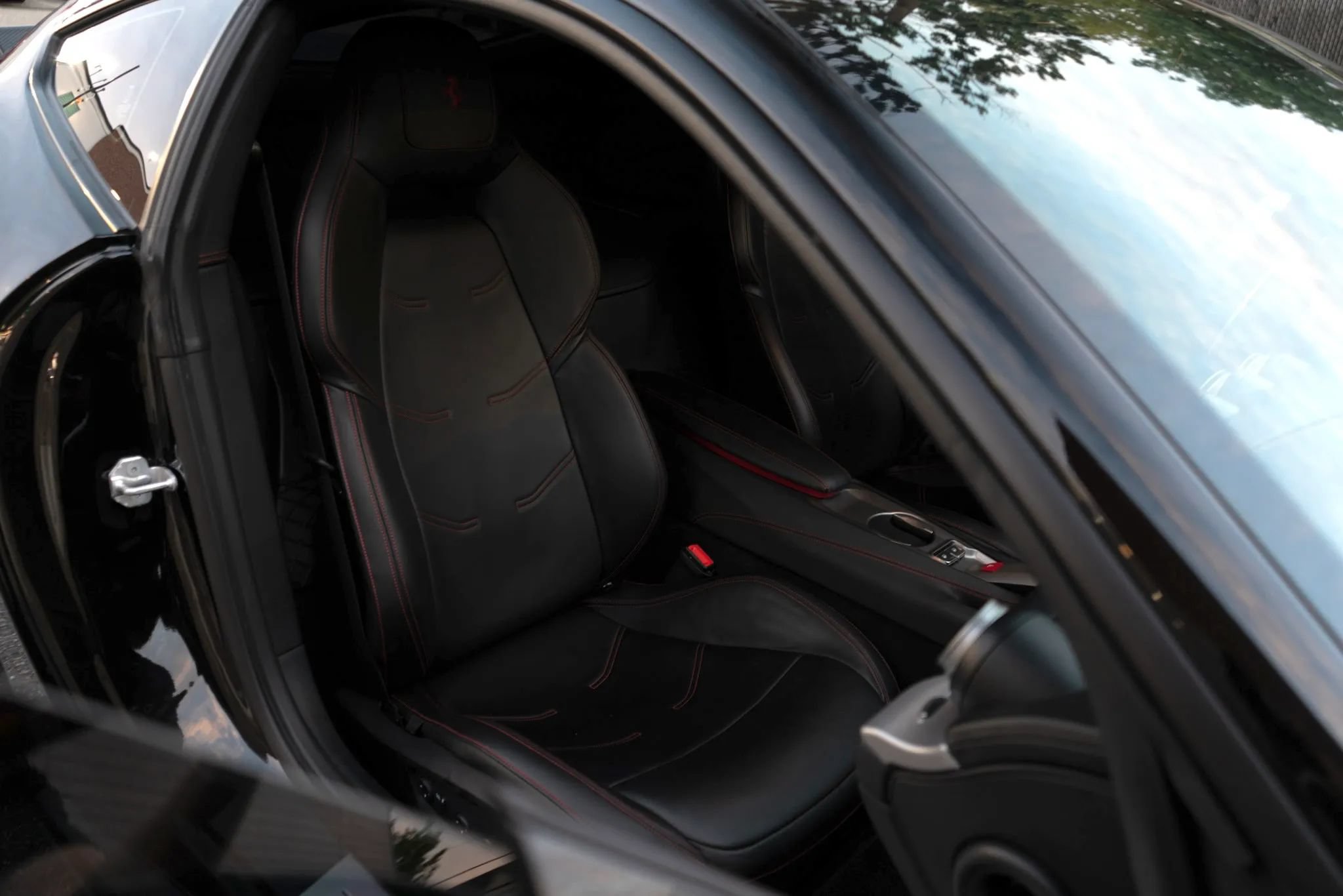 Used 2015 Ferrari F12 Berlinetta RWD image 29