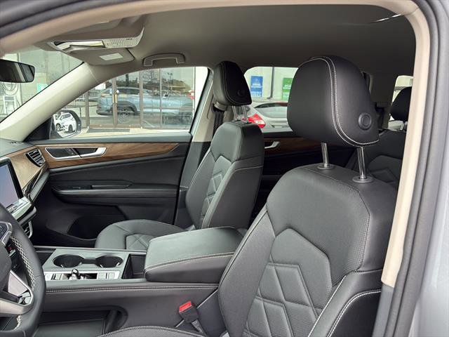 Certified 2025 Volkswagen Atlas SE image 14