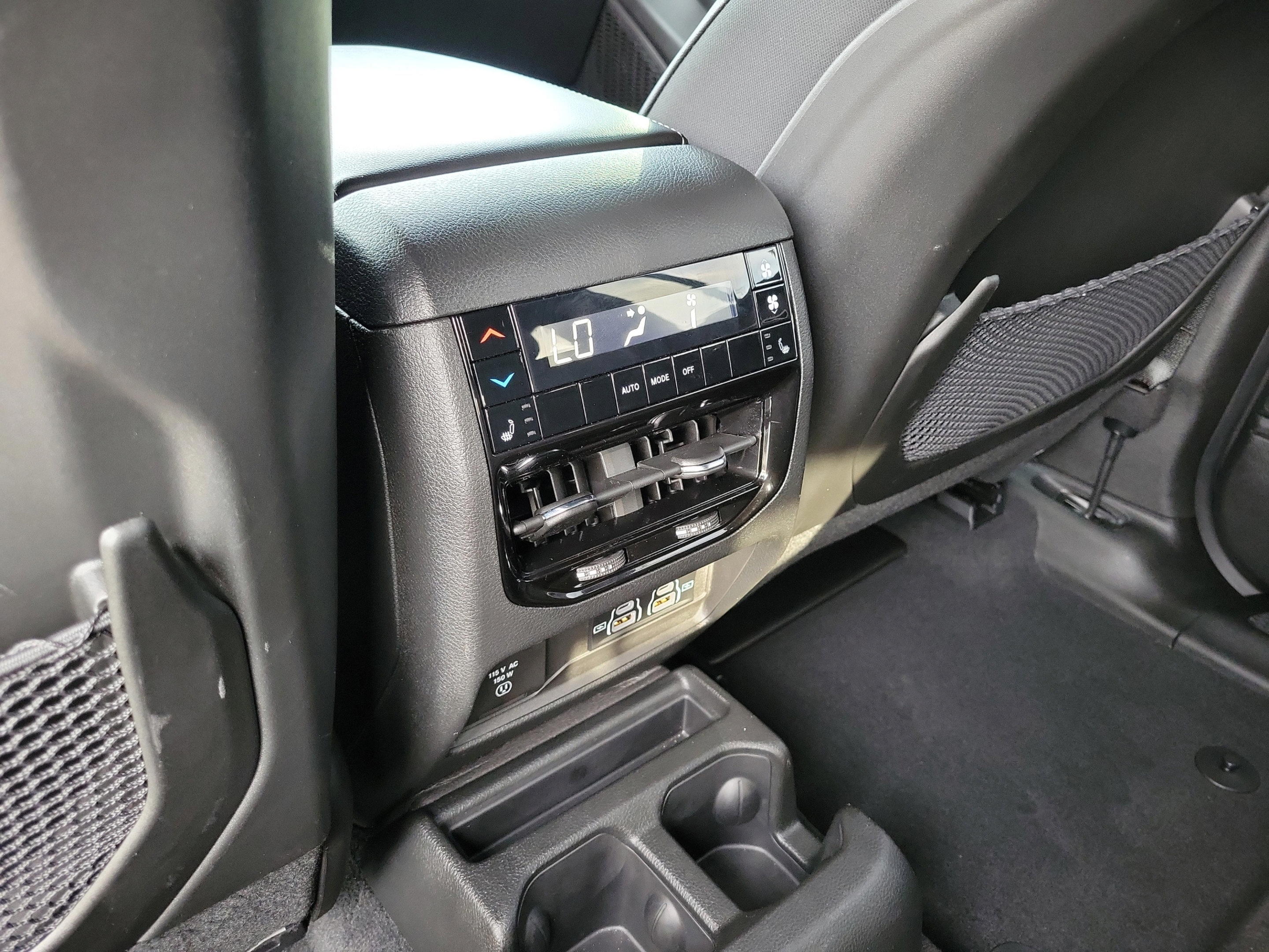 Used 2025 Jeep Grand Cherokee L Limited w/ Trailer Tow Package RWD image 23