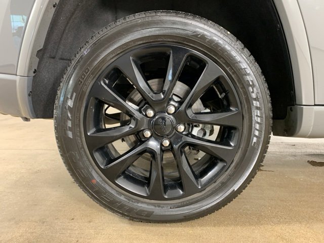 Used 2021 Jeep Grand Cherokee Laredo X image 37