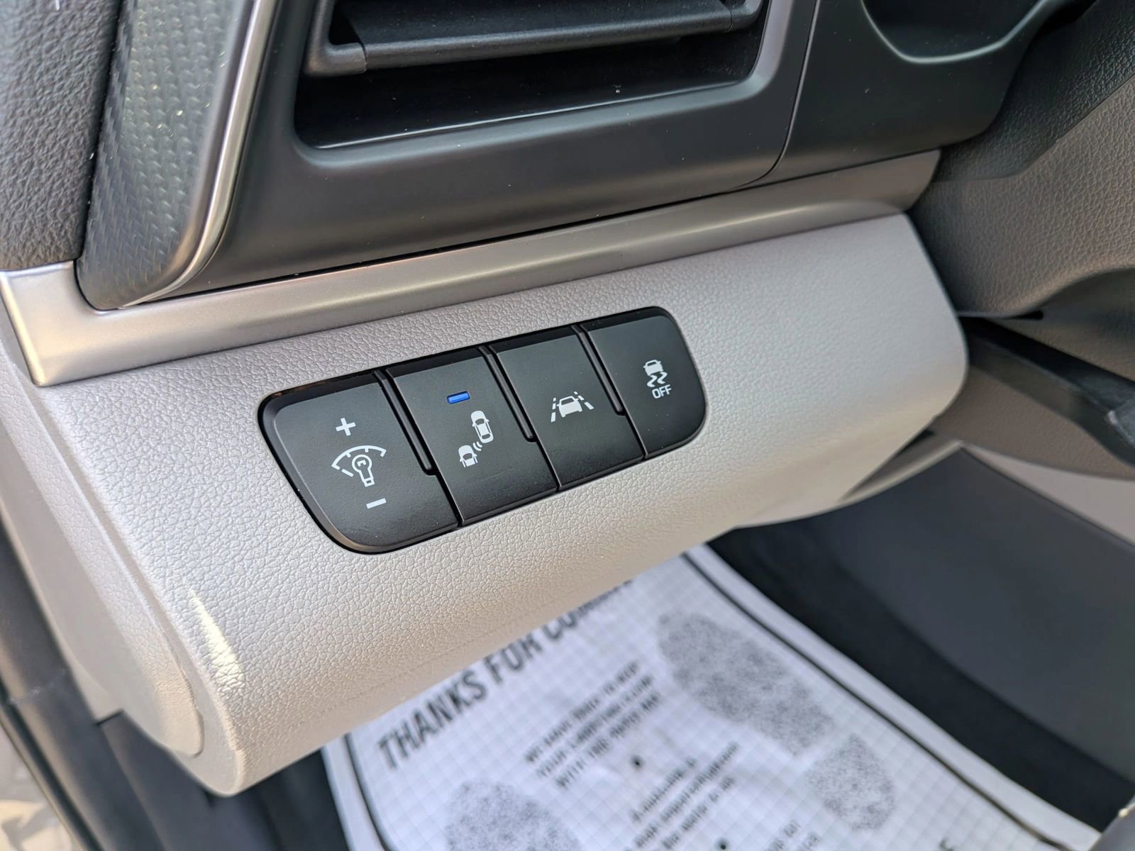 Used 2020 Hyundai Elantra SEL w/ Winter Weather Package FWD image 32