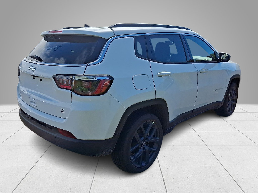 New 2026 Jeep Compass Latitude AWD/4WD image 4