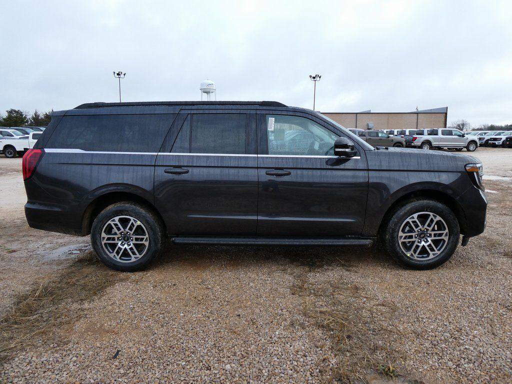New 2025 Ford Expedition Max Active image 4