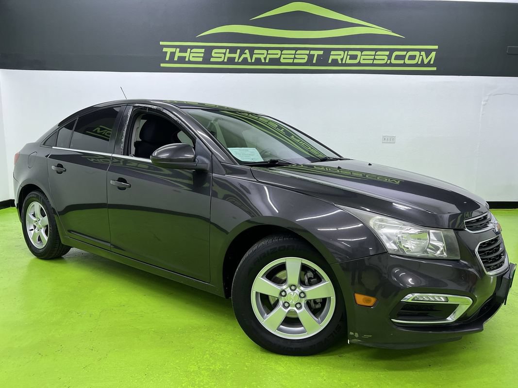 Used 2016 Chevrolet Cruze LT w/ Technology Package FWD image 1