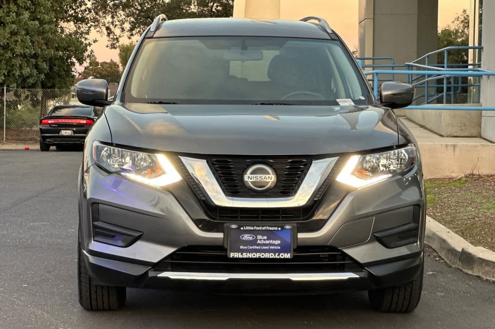 Used 2018 Nissan Rogue SV image 10