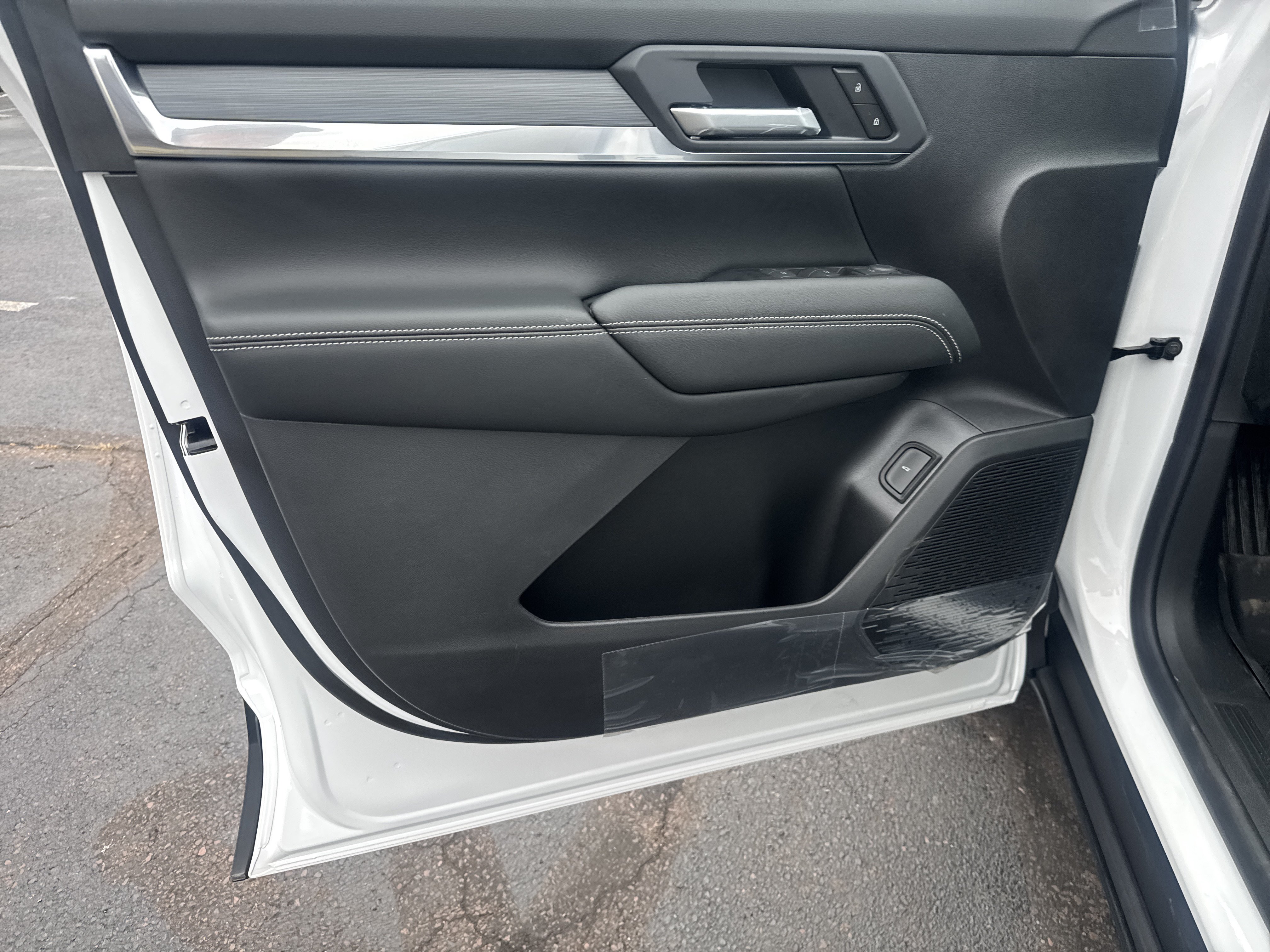 New 2027 GMC Terrain Elevation w/ Elevation Premium Package AWD/4WD image 15