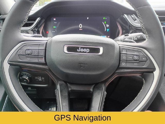 Used 2022 Jeep Grand Cherokee Limited 4xe w/ Luxury Tech Group II AWD/4WD image 13