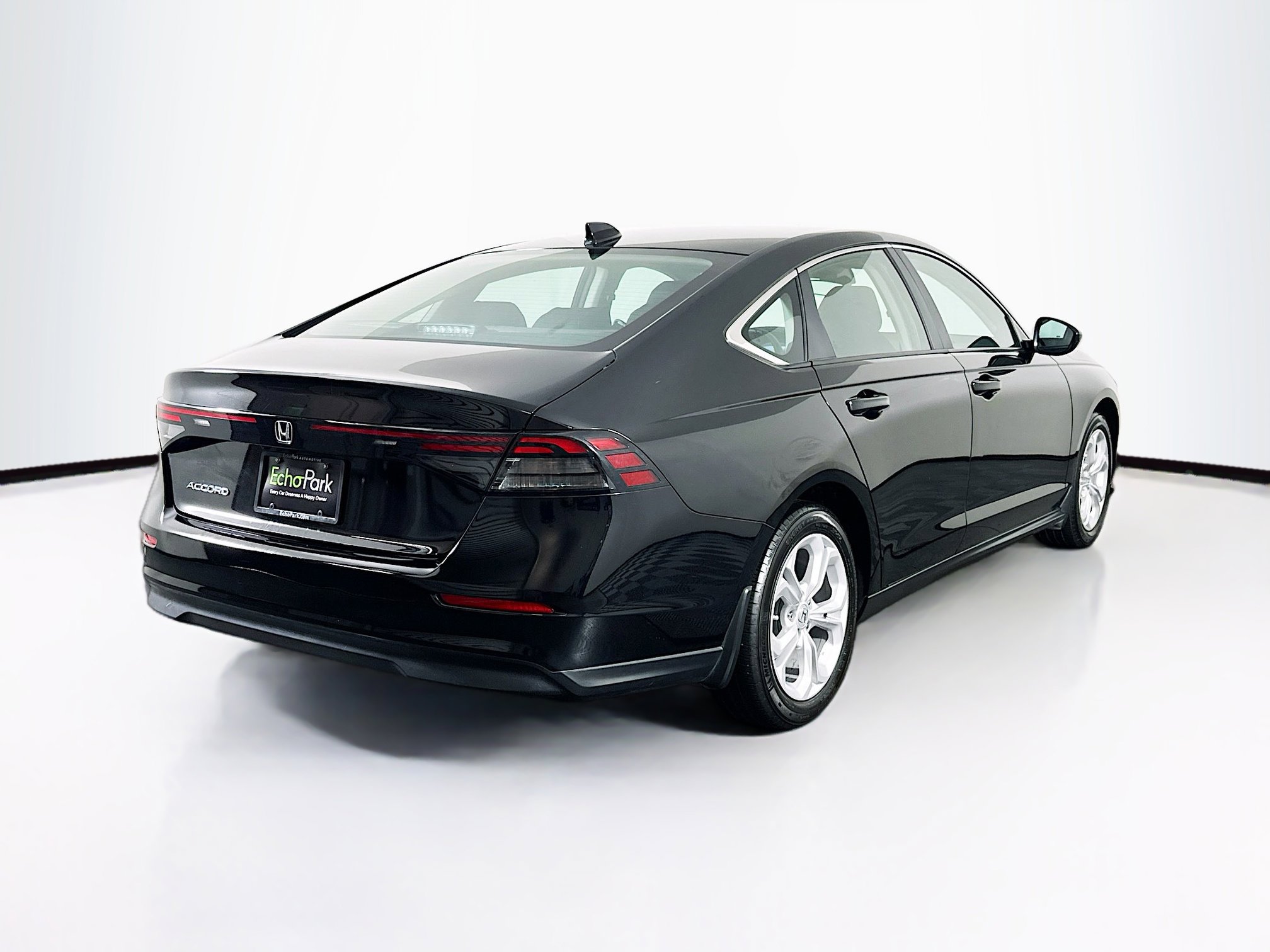 Used 2025 Honda Accord LX image 9