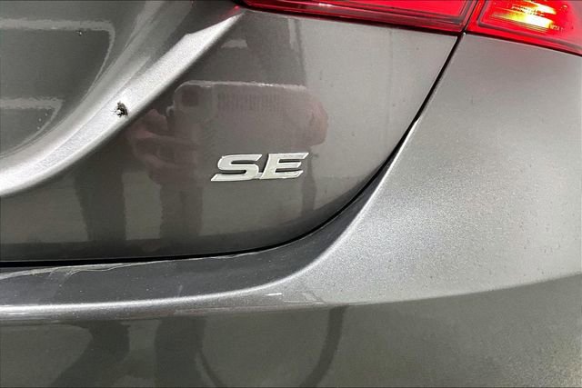 Used 2024 Toyota Camry SE image 25
