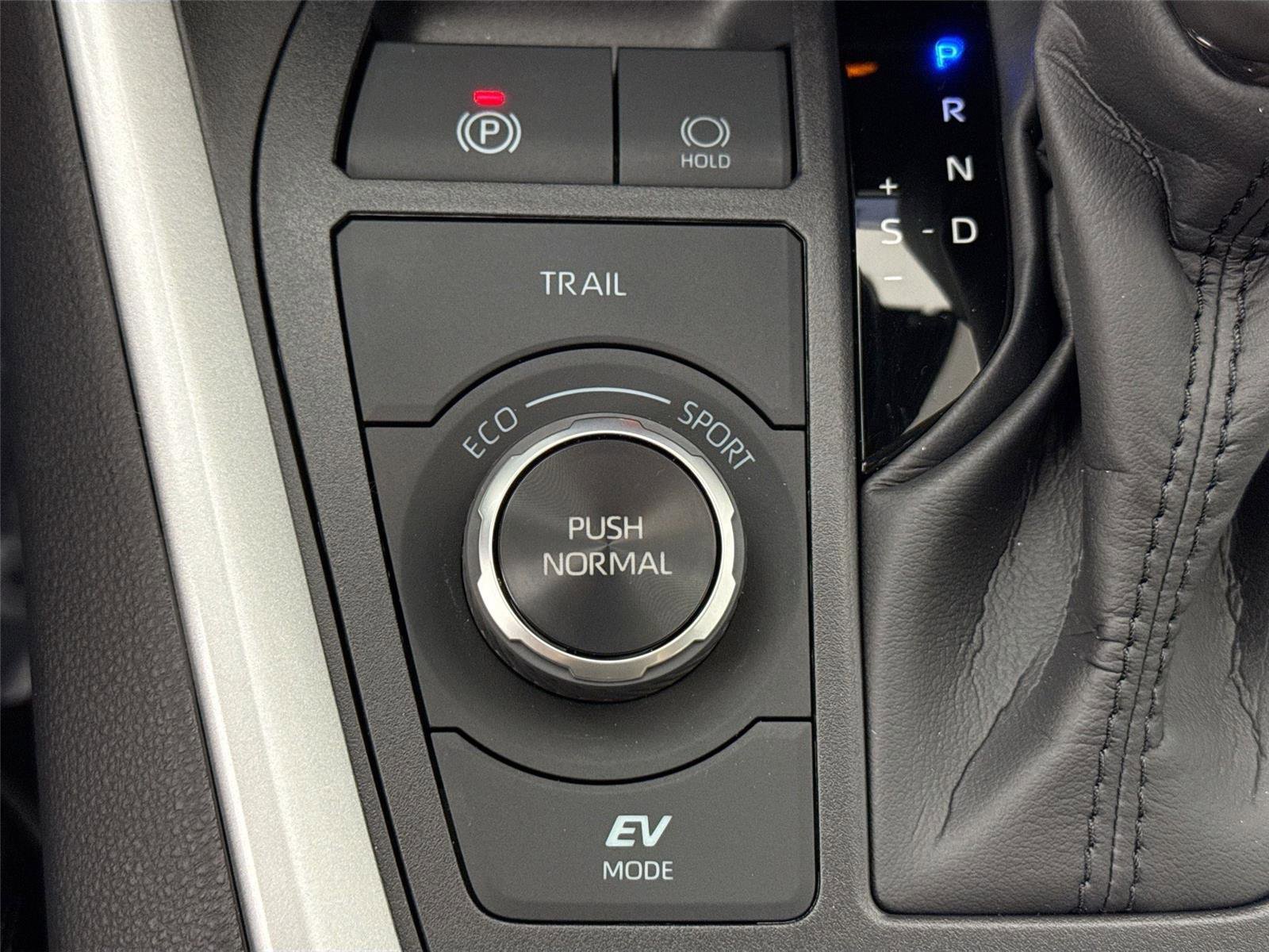 Used 2025 Toyota RAV4 XLE Premium image 29