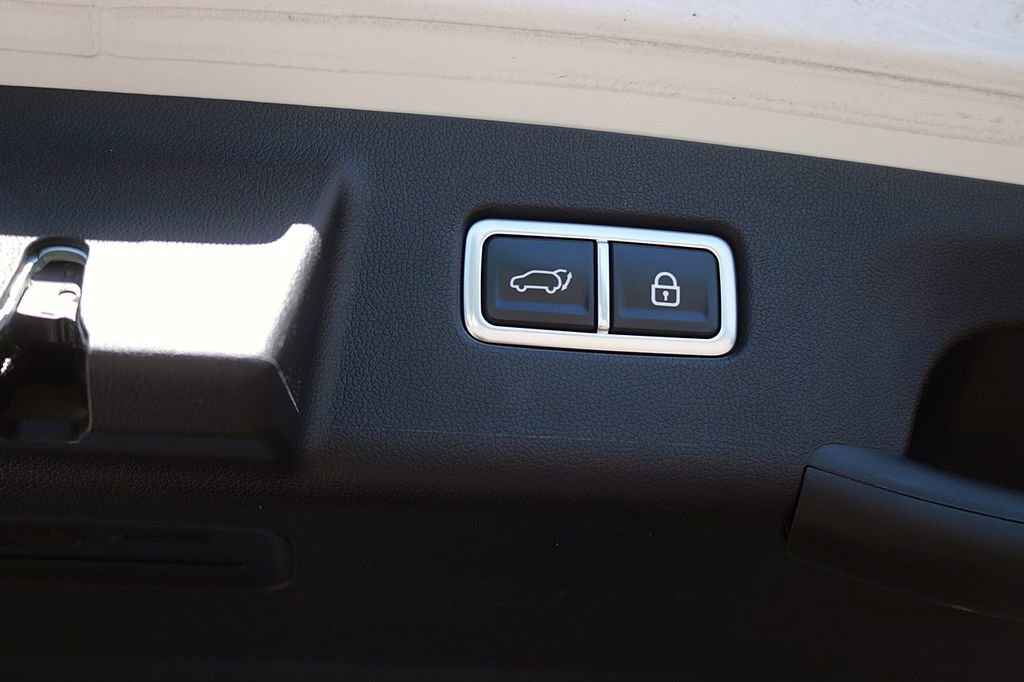 Used 2022 Kia Sorento SX Prestige w/ Rust Color Package AWD/4WD image 16