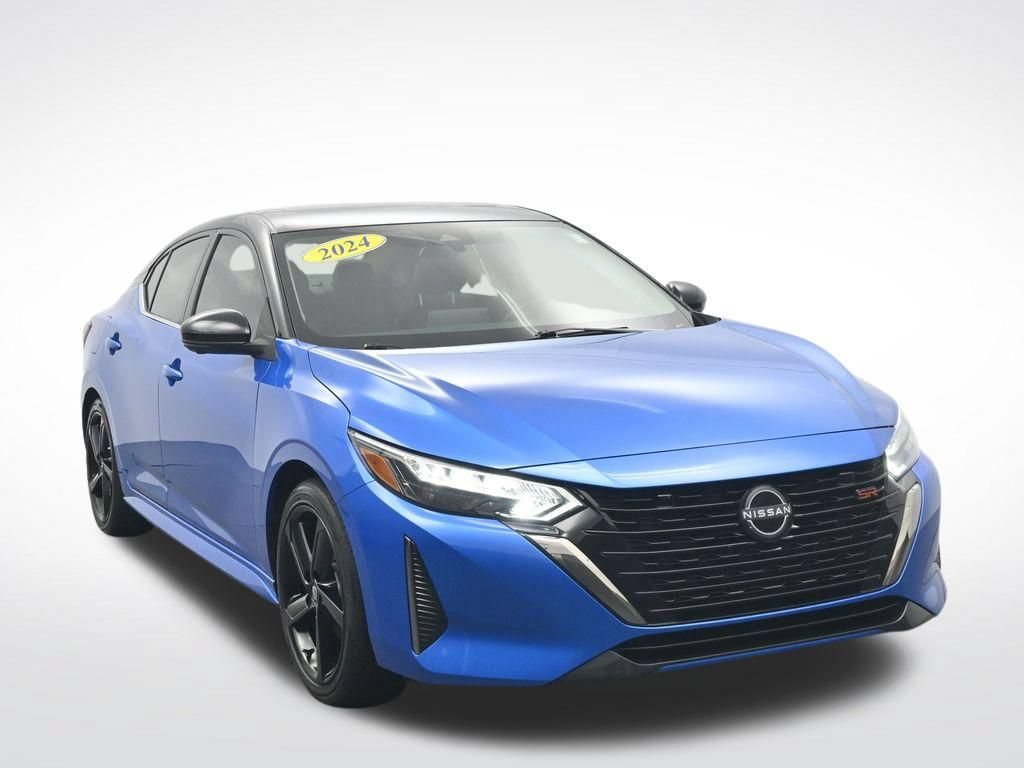 Used 2024 Nissan Sentra SR w/ SR Premium Package FWD image 3