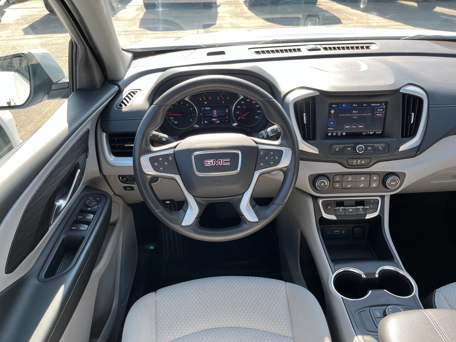 Used 2024 GMC Terrain SLE FWD image 11
