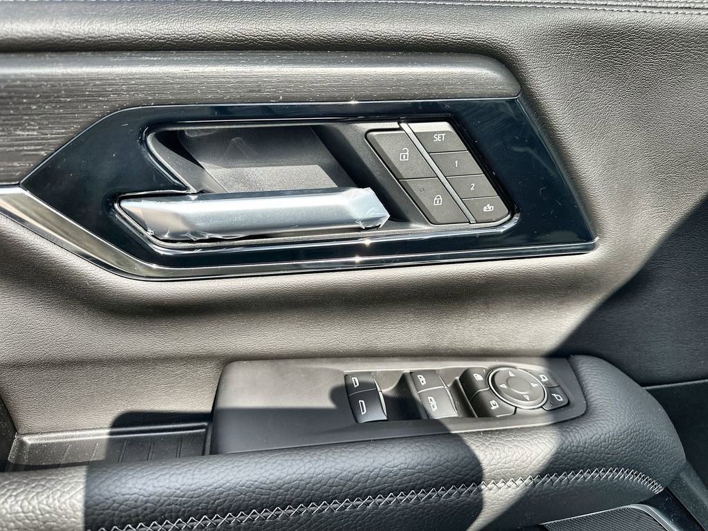 New 2026 GMC Yukon XL Denali w/ Denali Reserve Package image 22