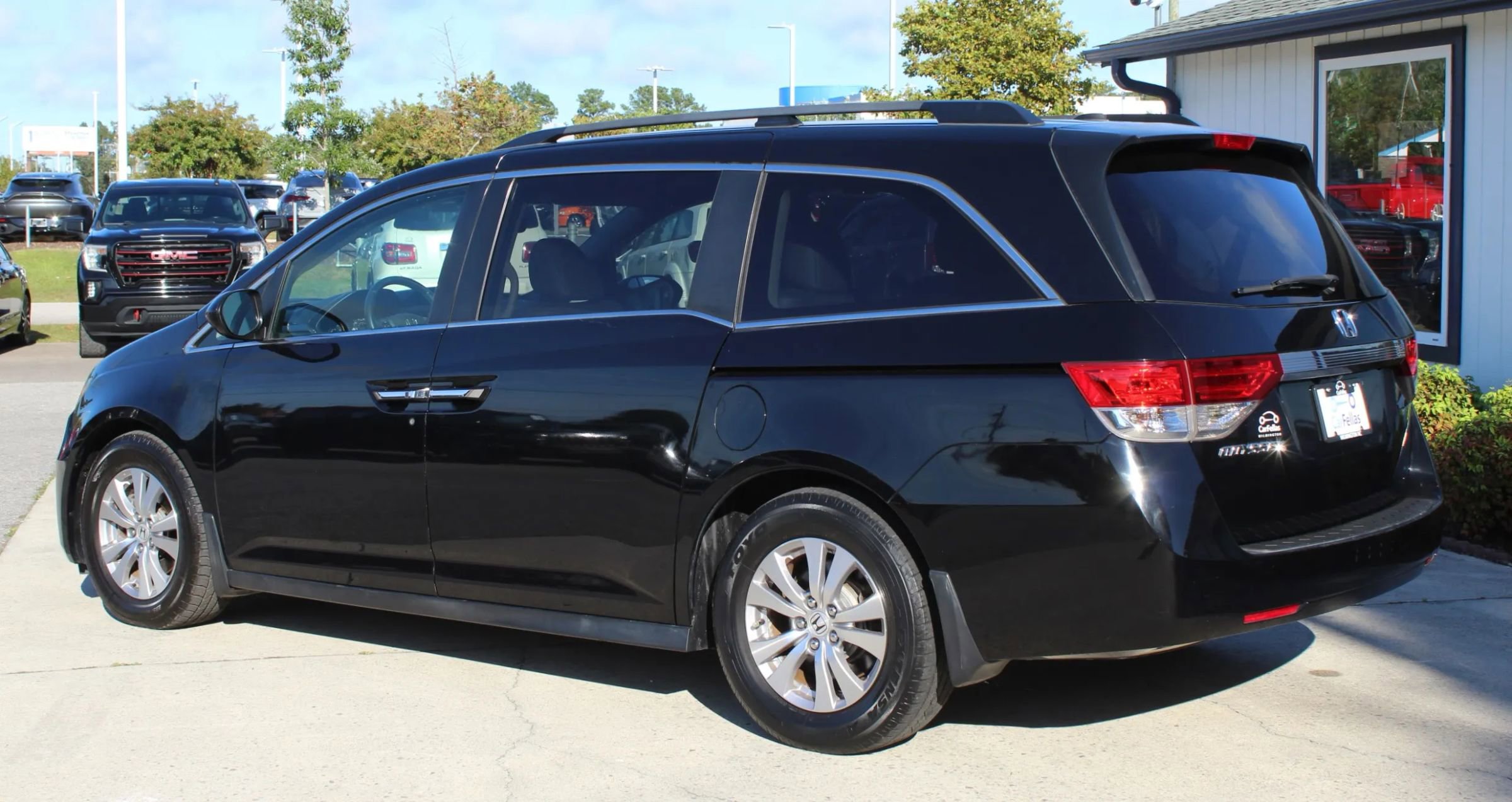 Used 2017 Honda Odyssey EX-L image 3
