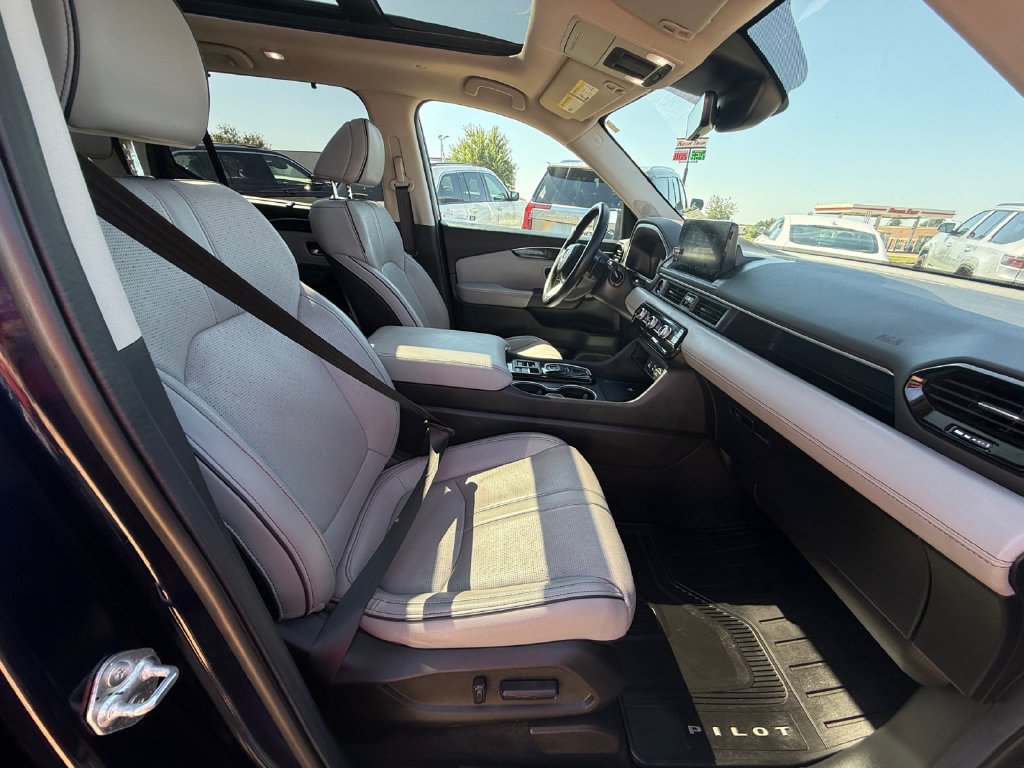 Used 2025 Honda Pilot Elite image 43