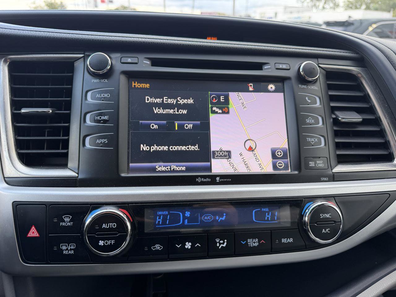 Used 2014 Toyota Highlander XLE AWD/4WD image 21