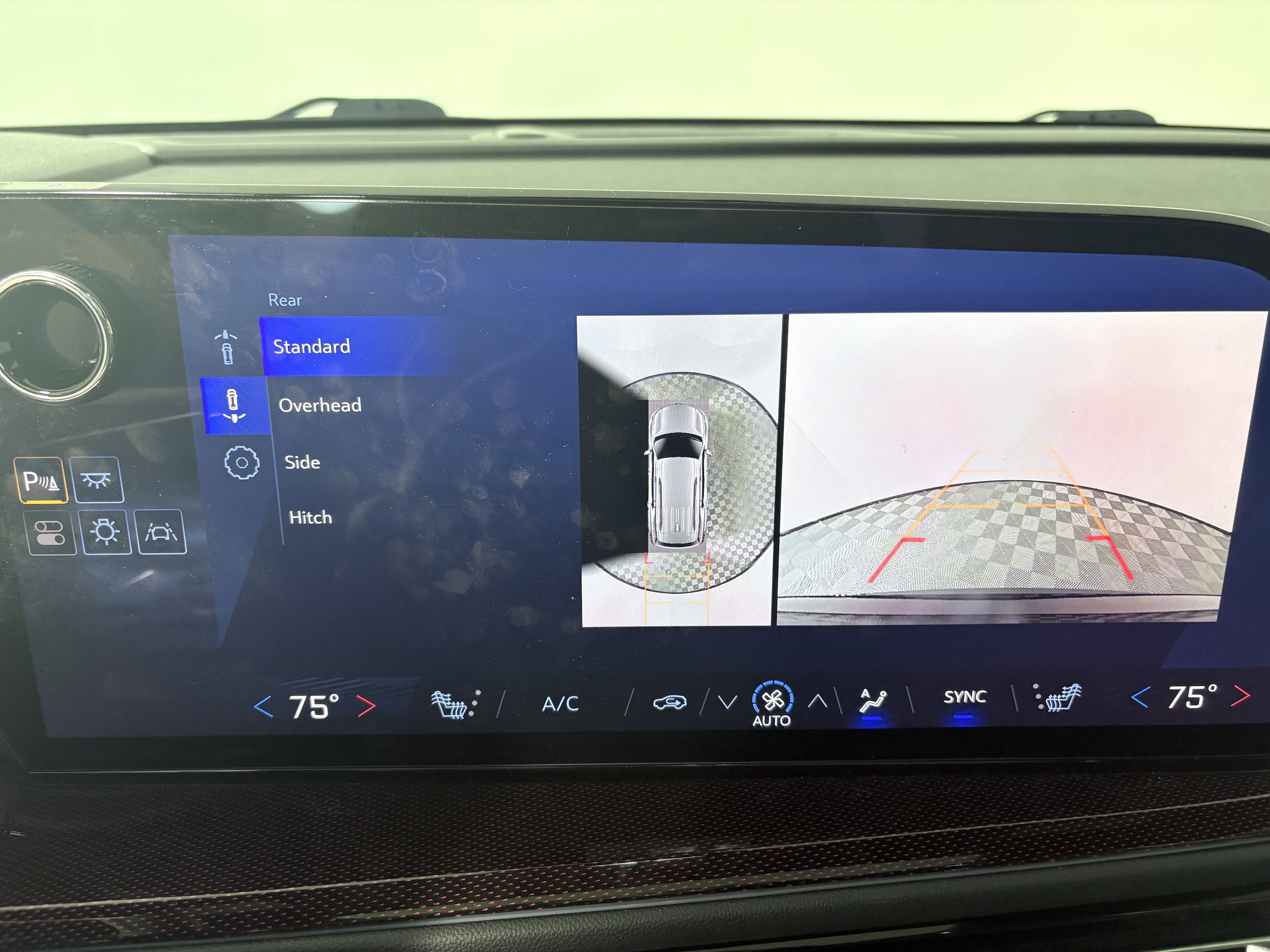 Used 2024 Chevrolet Traverse Z71 image 30