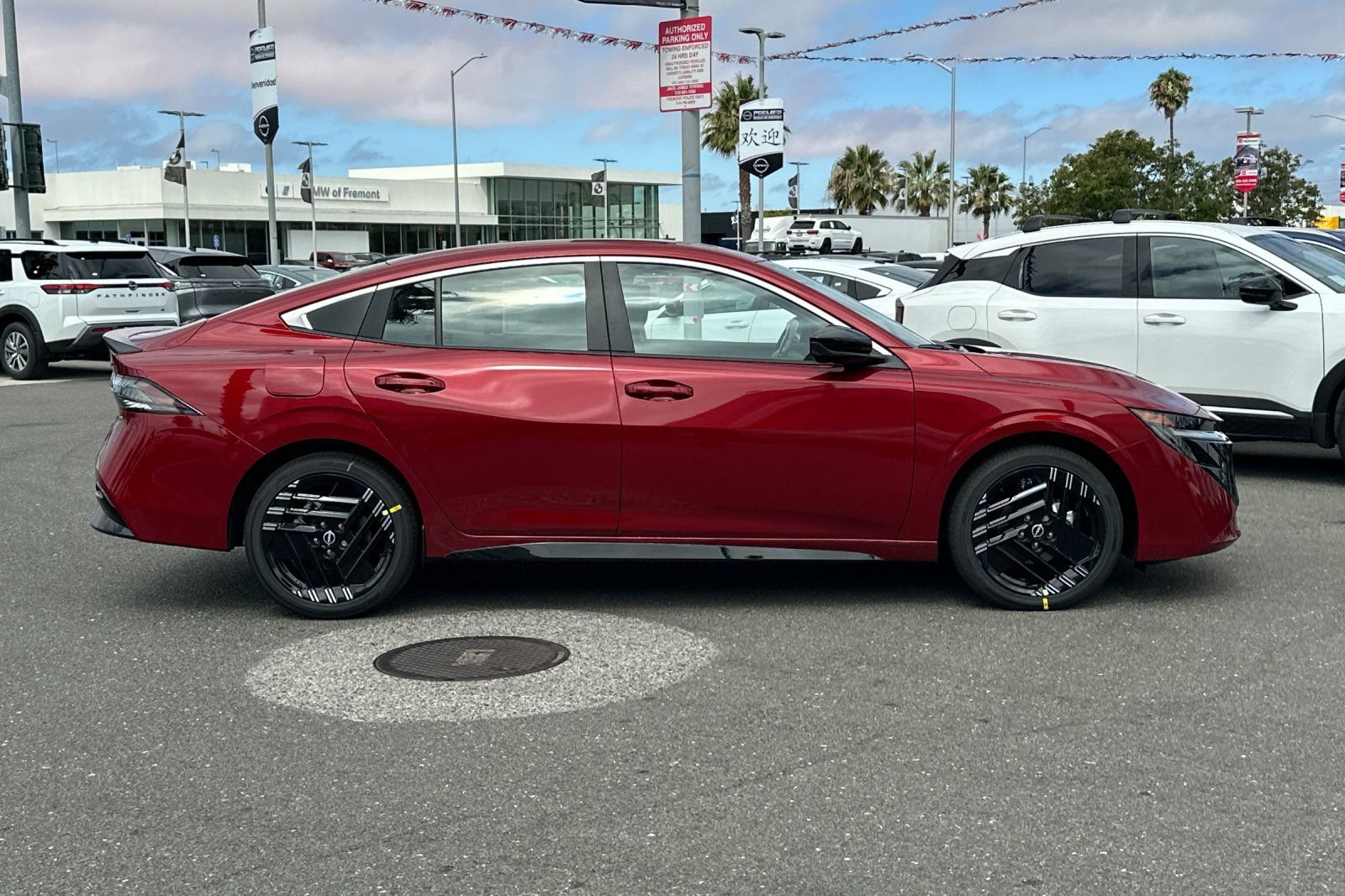 New 2026 Nissan Sentra SR w/ Floor Mat Package FWD image 3