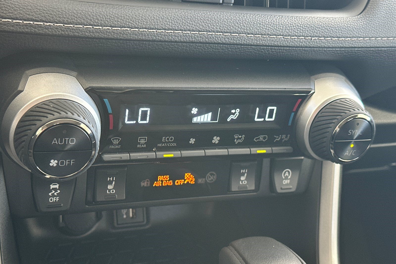 Used 2025 Toyota RAV4 XLE w/ Weather Package FWD image 27