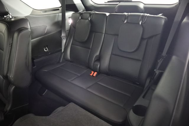Used 2024 Ford Explorer XLT w/ Equipment Group 202A AWD/4WD image 38