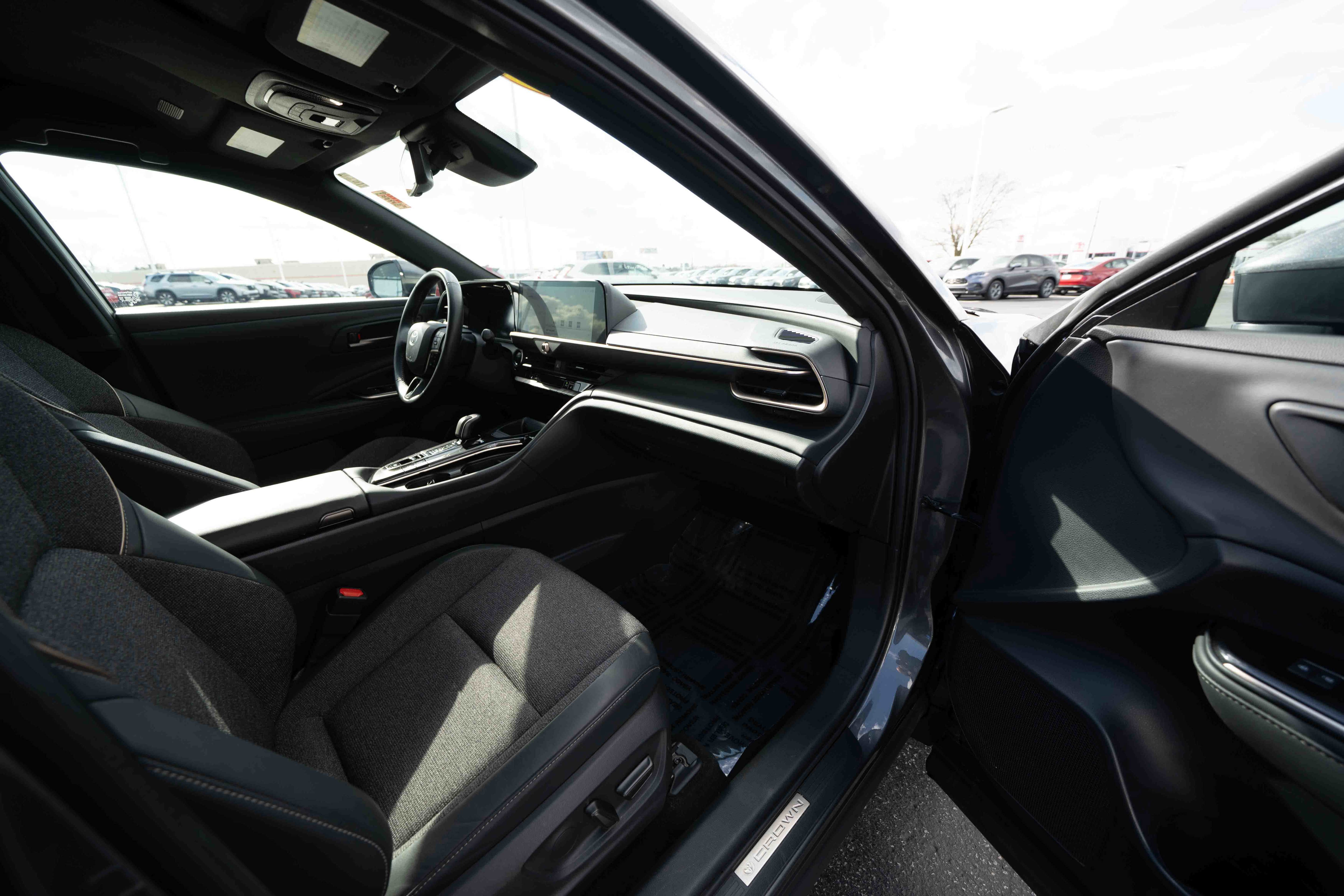 Used 2024 Toyota Crown XLE image 25