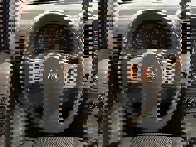 Used 2019 Nissan Frontier SV image 11