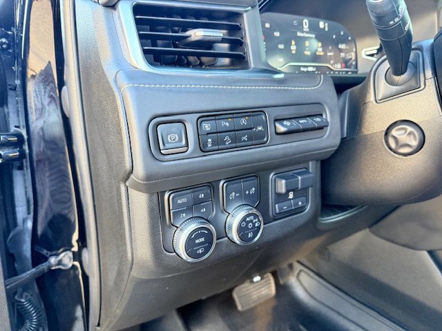 Used 2023 GMC Yukon Denali Ultimate image 10