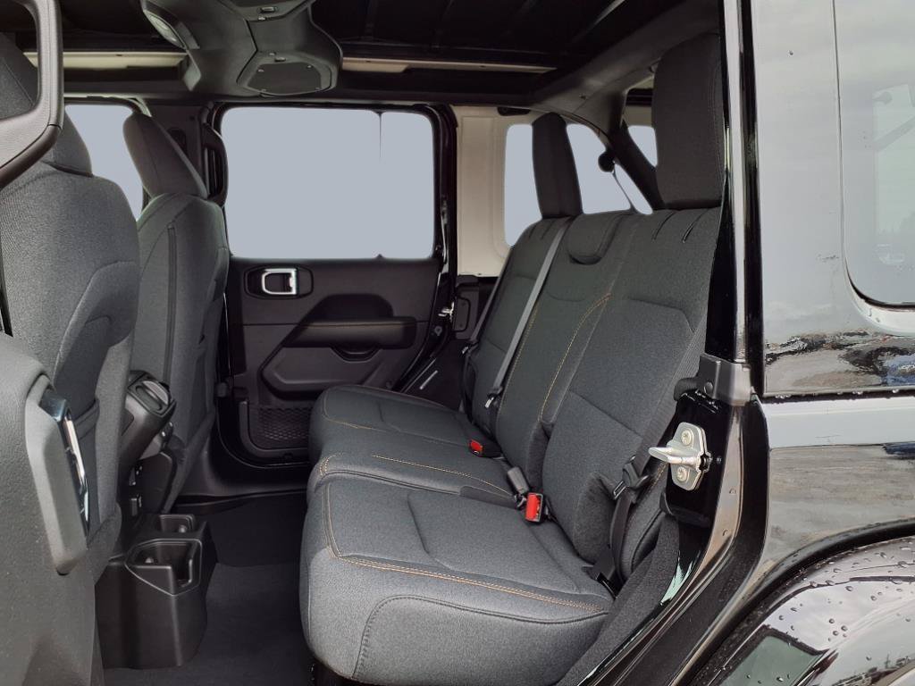 New 2025 Jeep Wrangler Unlimited Sahara AWD/4WD image 15