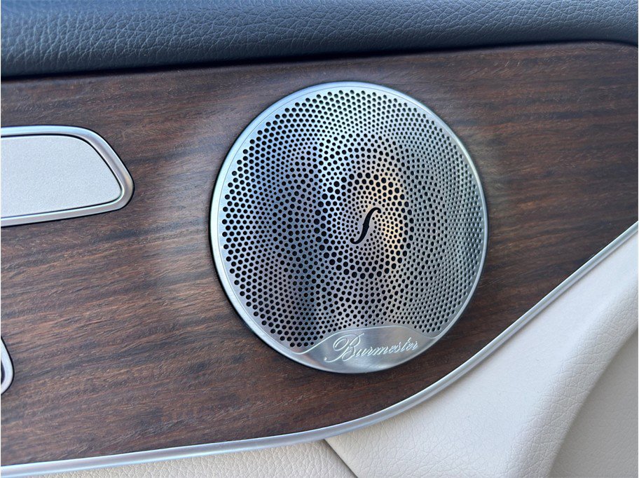 Used 2020 Mercedes-Benz GLC 300 4MATIC w/ Multimedia Package image 23