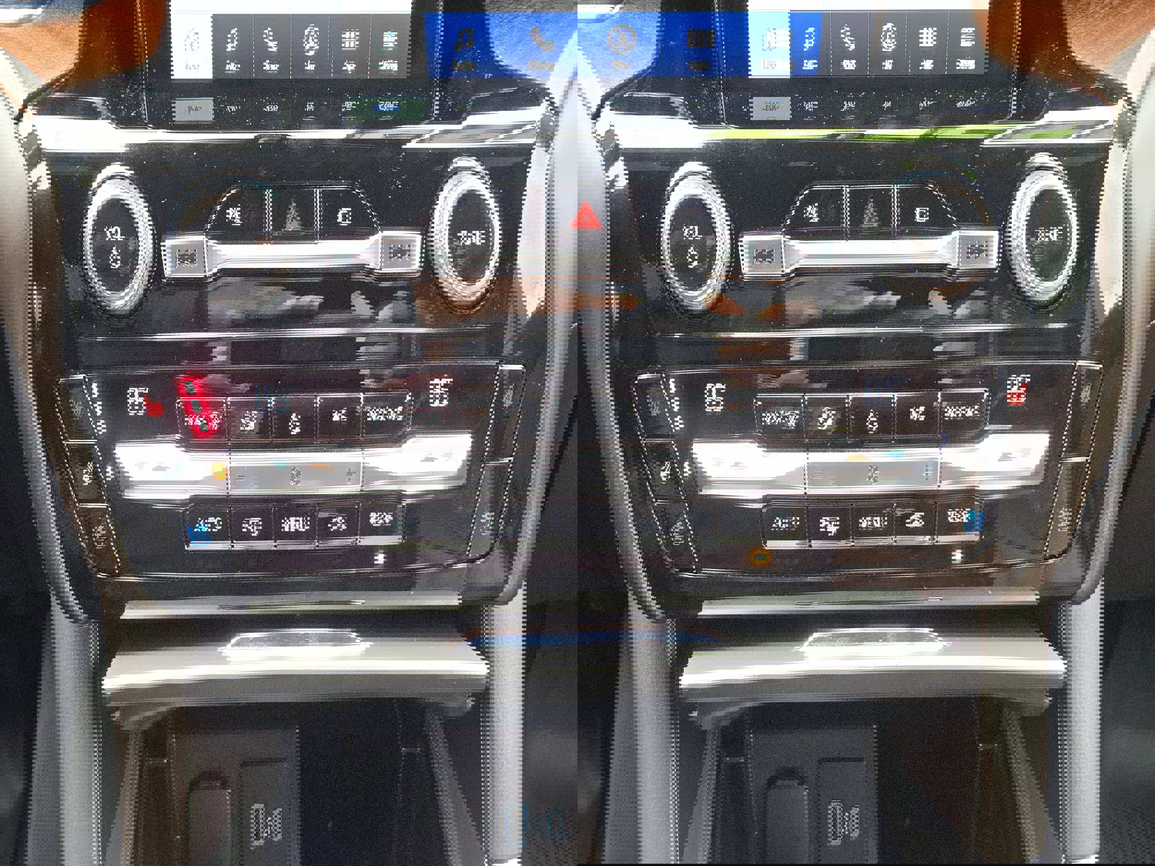 Used 2021 Ford Explorer King Ranch w/ Premium Technology Package image 20