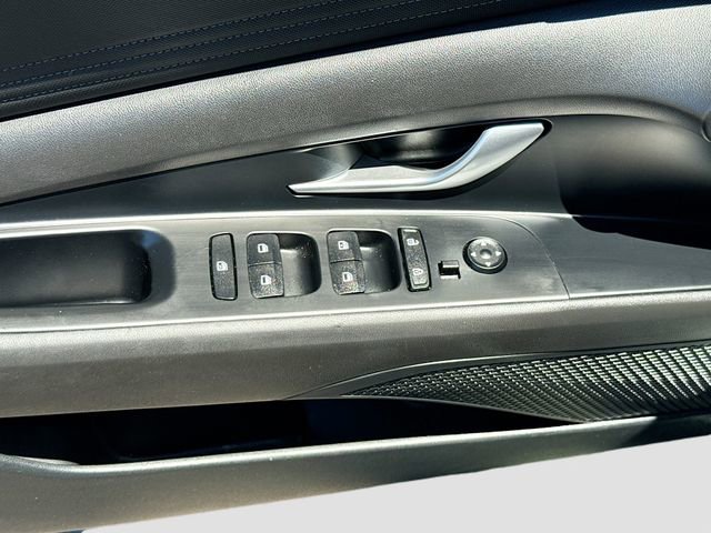 Certified 2023 Hyundai Elantra SEL w/ Convenience Package image 17