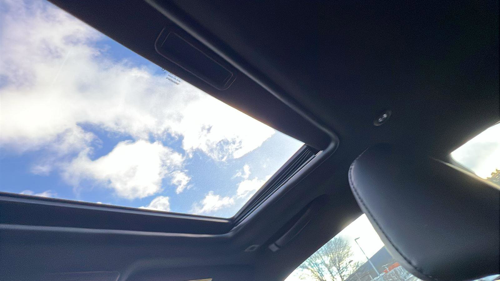 Used 2019 Dodge Challenger R/T w/ Plus Package image 18