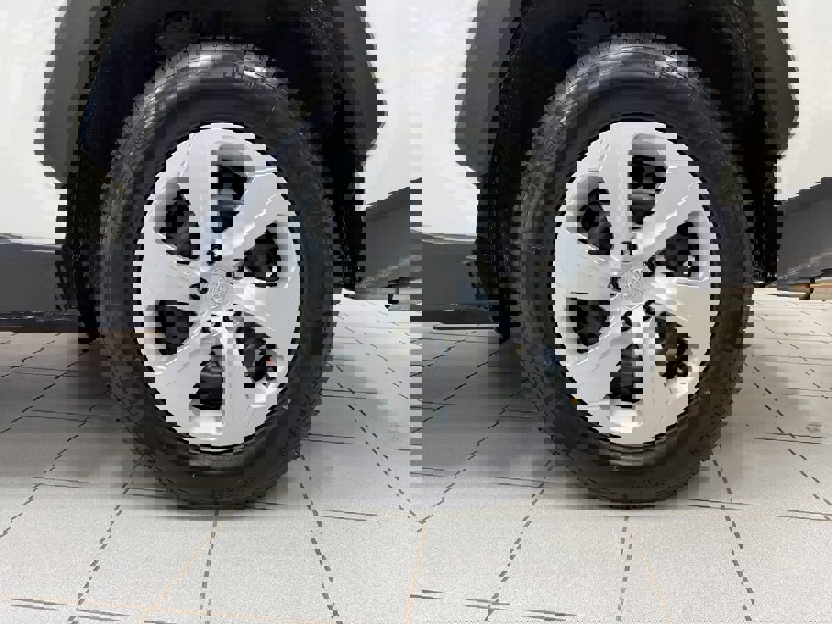 Used 2019 Toyota RAV4 LE w/ All Weather Liner Package AWD/4WD image 61