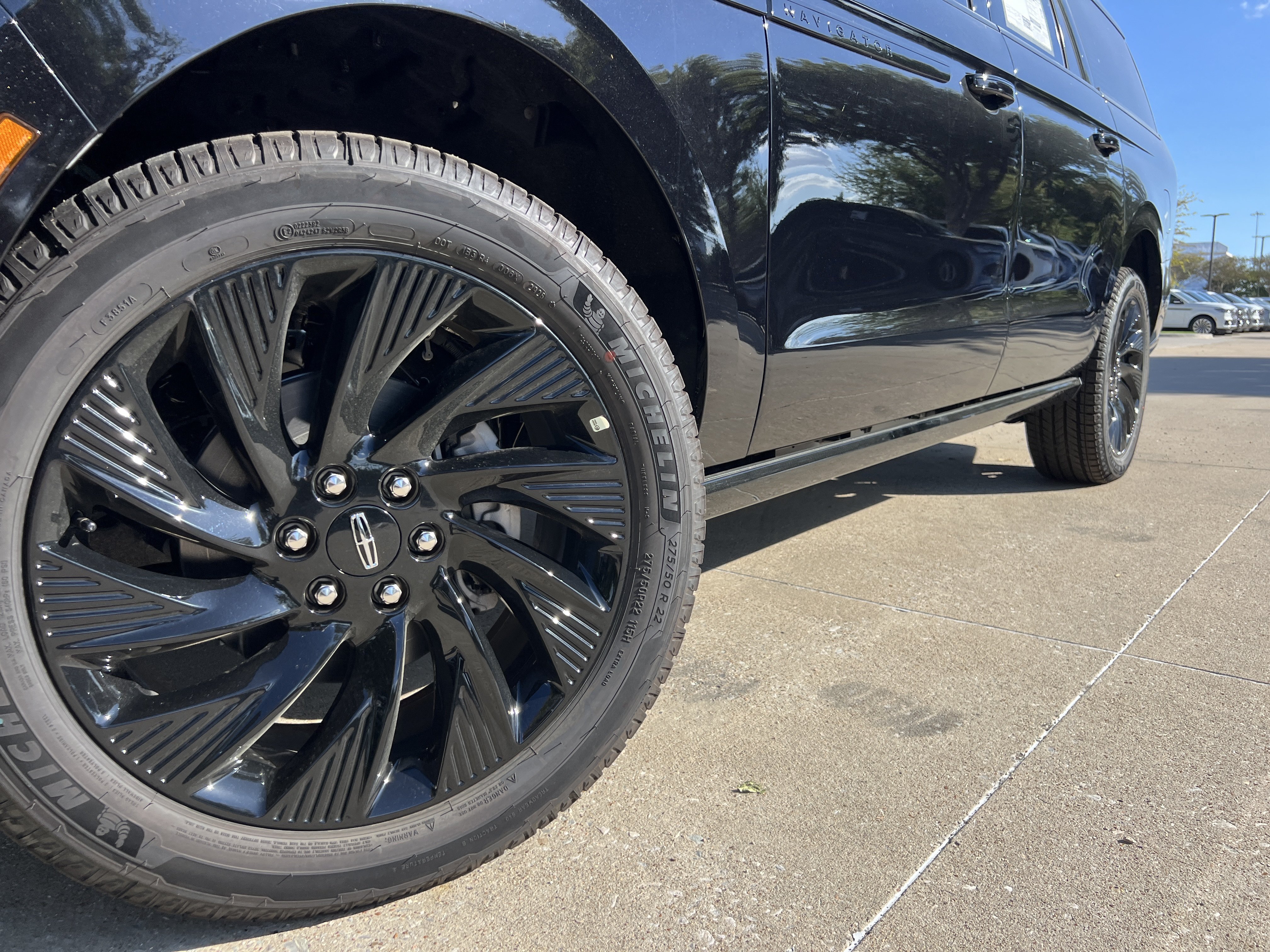 New 2027 Lincoln Navigator L Reserve w/ Jet Appearance Package AWD/4WD image 13