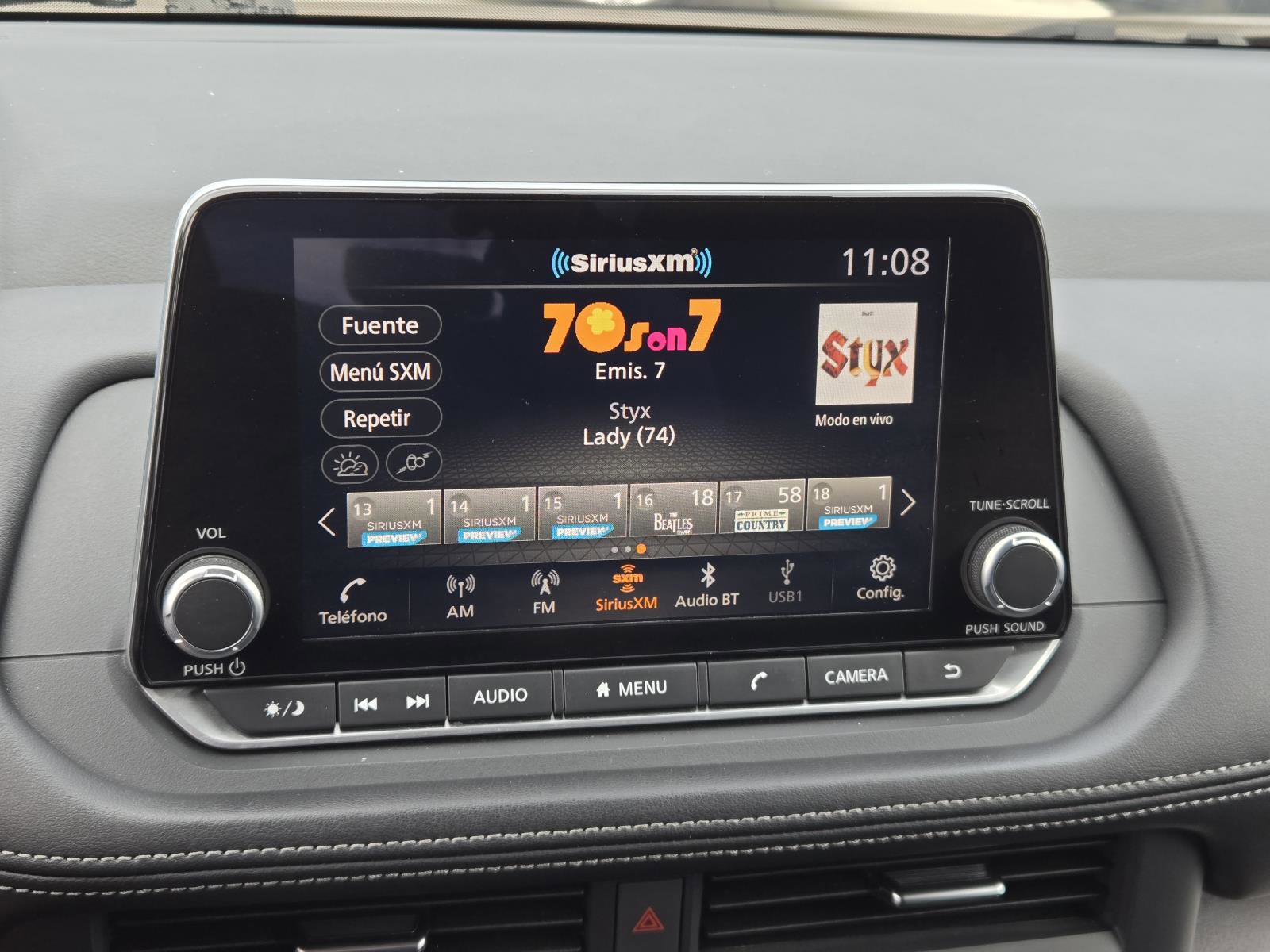 Used 2024 Nissan Rogue SV FWD image 9