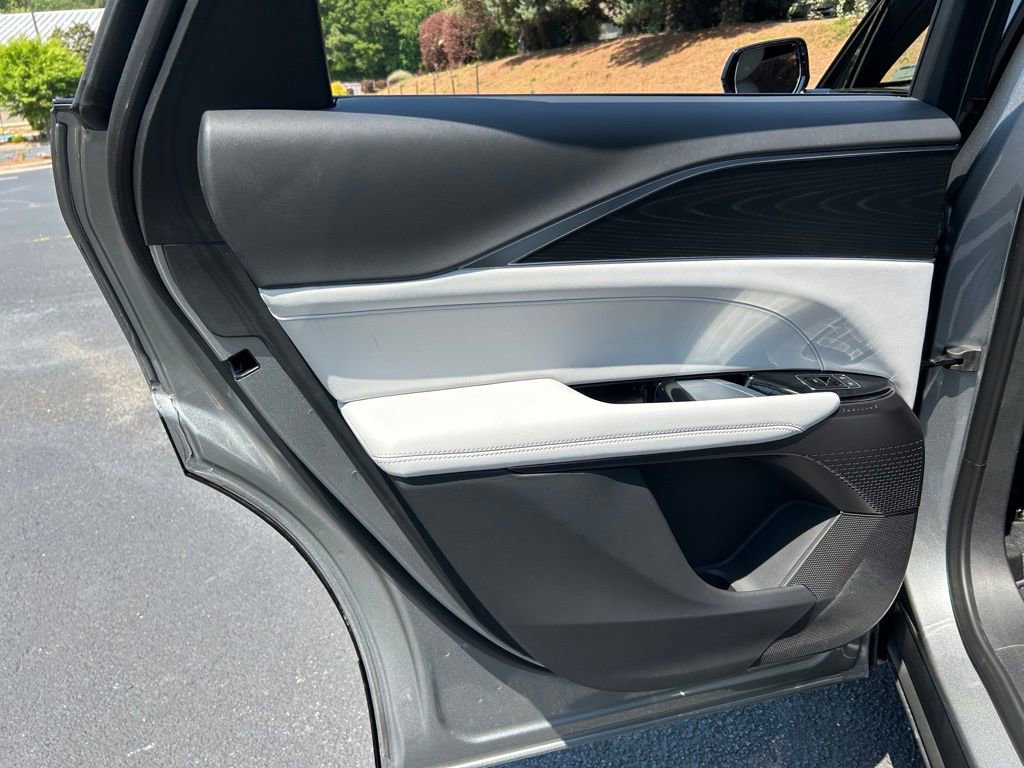 Used 2025 Cadillac Lyriq Sport RWD image 58