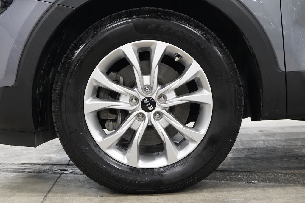 Used 2021 Kia Telluride LX FWD image 36