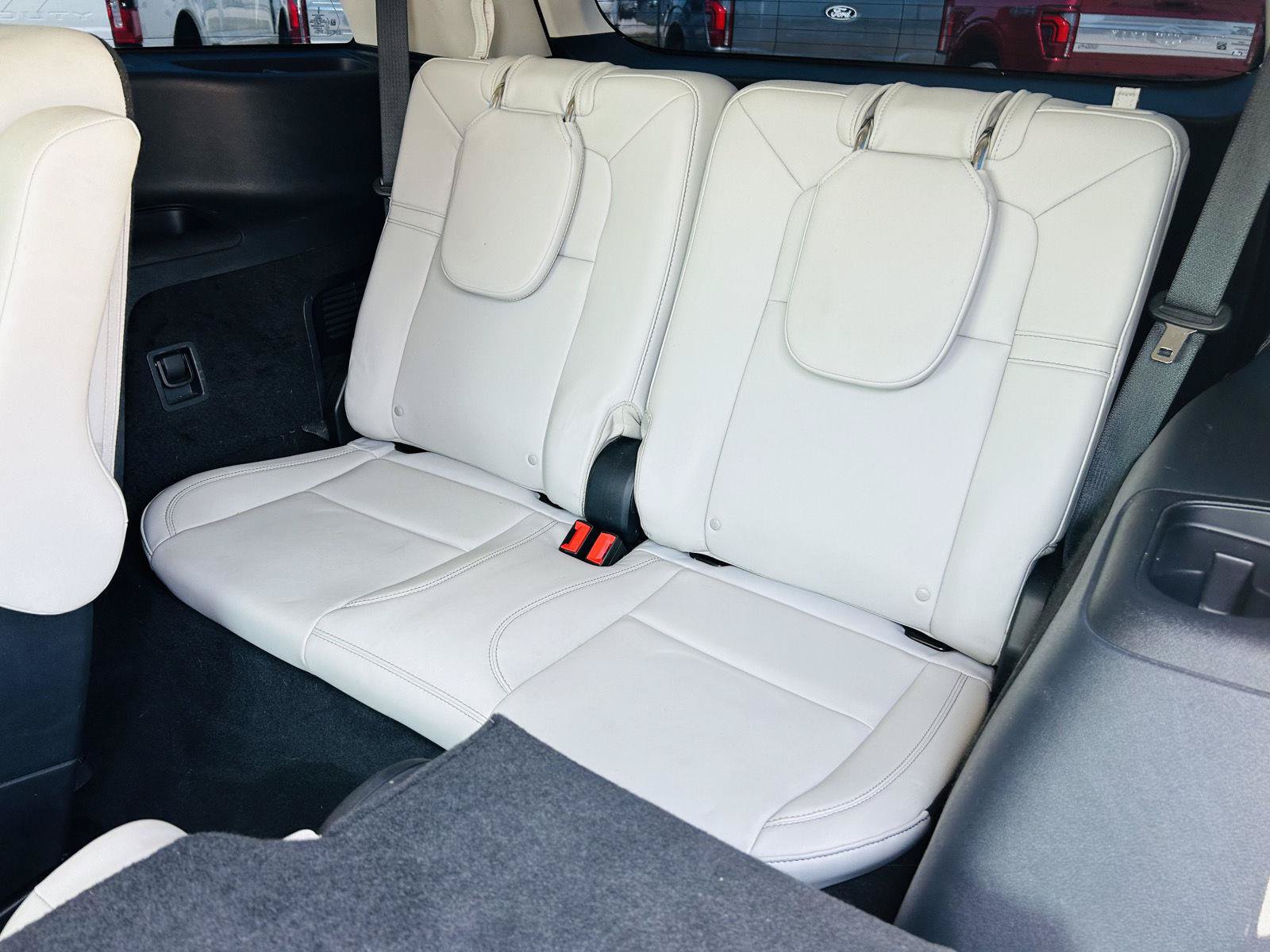 Used 2025 Lincoln Aviator AWD image 33