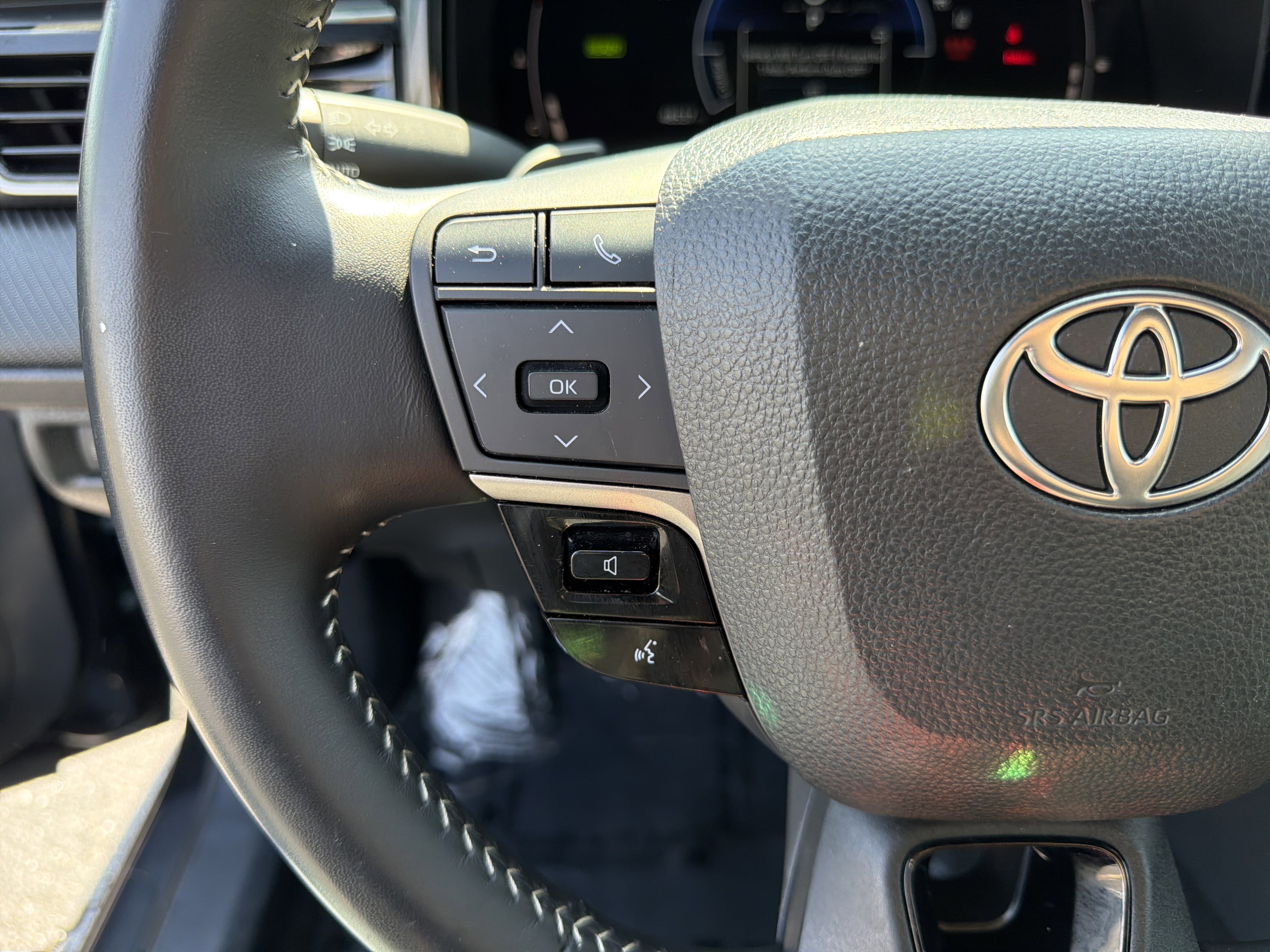 Used 2025 Toyota Camry SE image 25