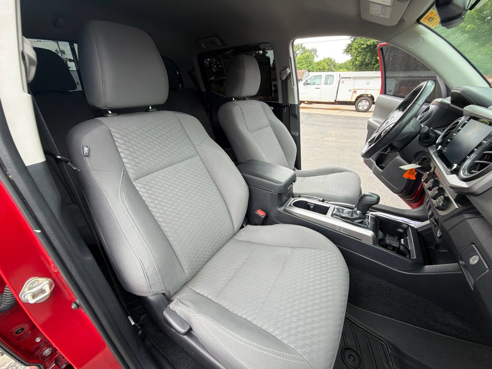 Used 2020 Toyota Tacoma SR5 w/ Technology Package AWD/4WD image 29