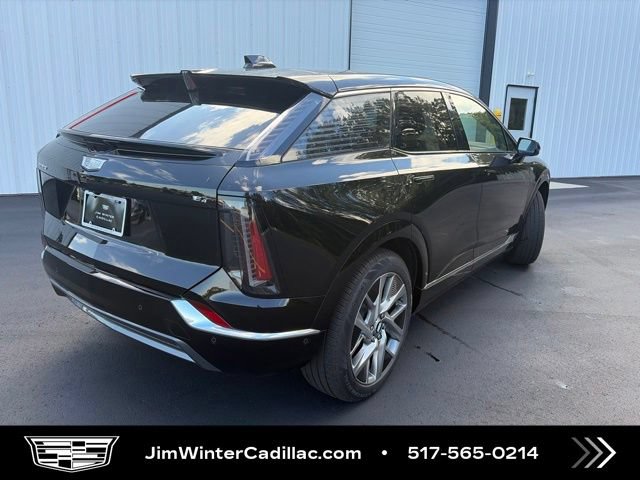 New 2027 Cadillac Optiq Luxury w/ LPO, Floor Liner Package AWD/4WD image 8