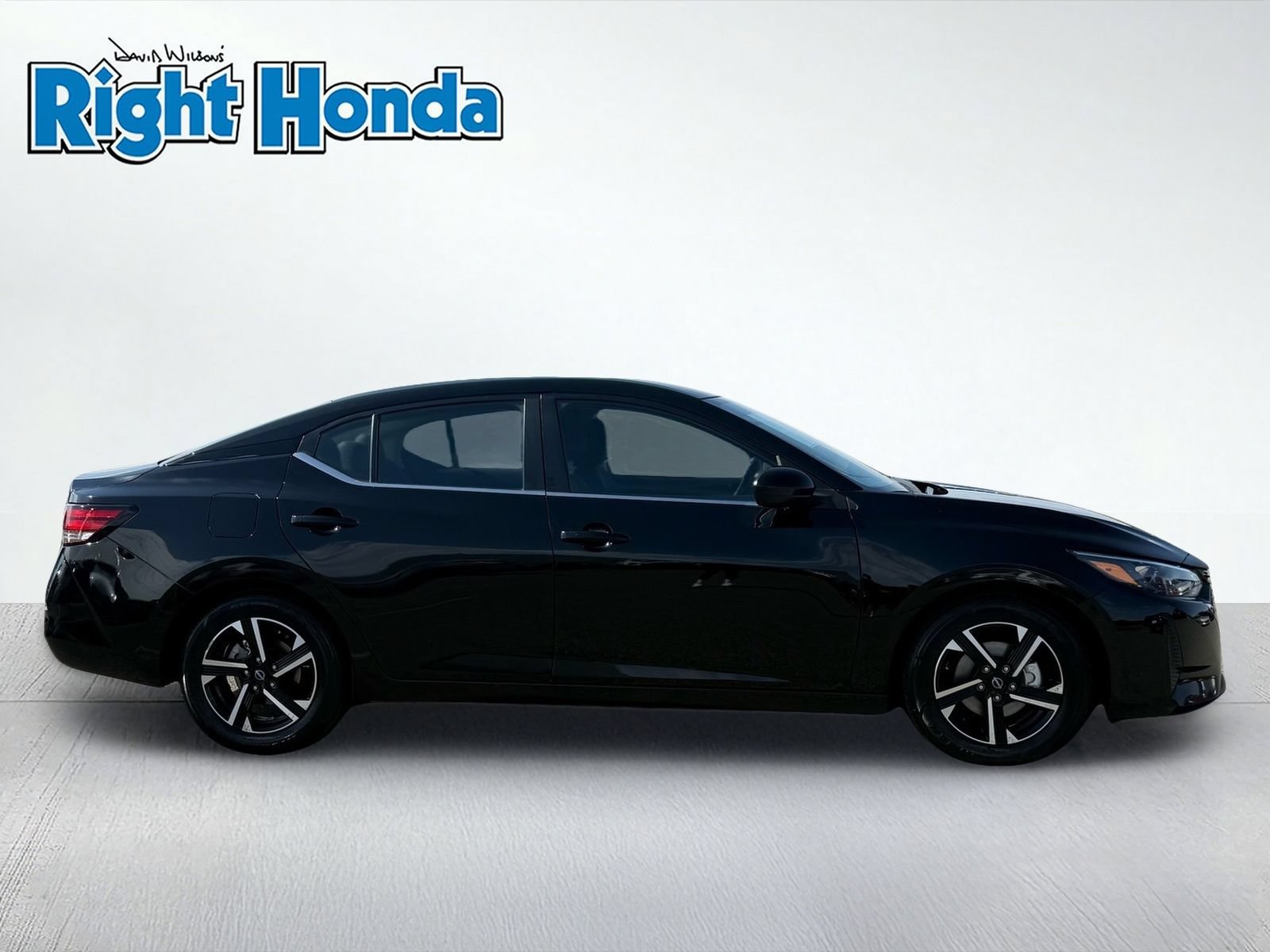 Used 2025 Nissan Sentra SV FWD image 9