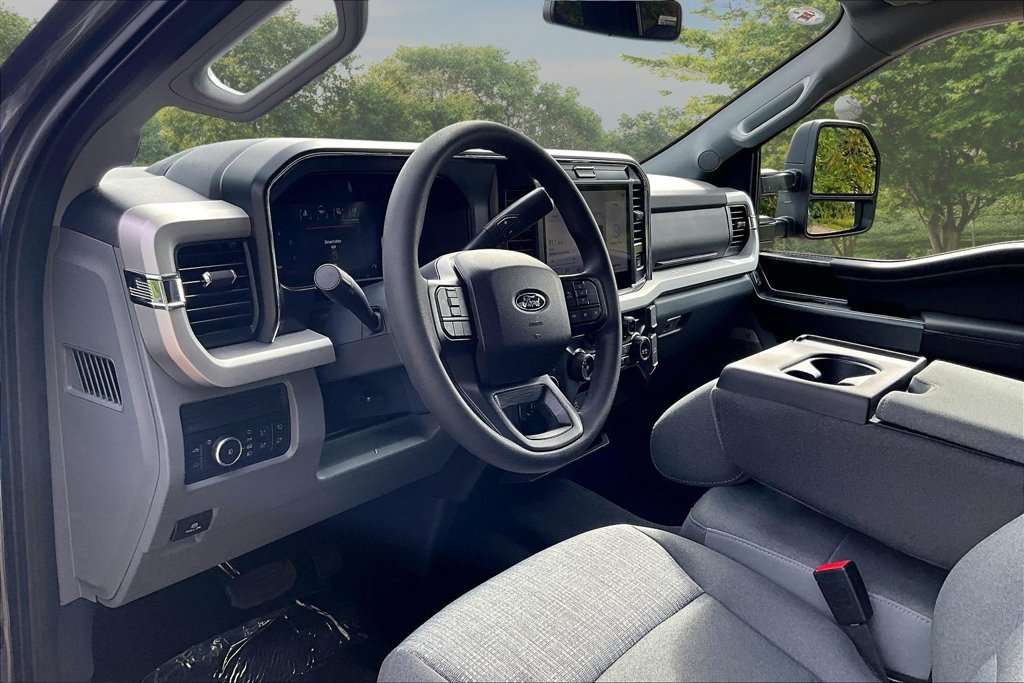 New 2027 Ford F250 XLT w/ XLT Premium Package AWD/4WD image 6